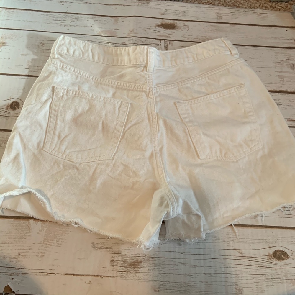 Topshop Moto petite distressed white jeans shorts - Picture 7 of 7